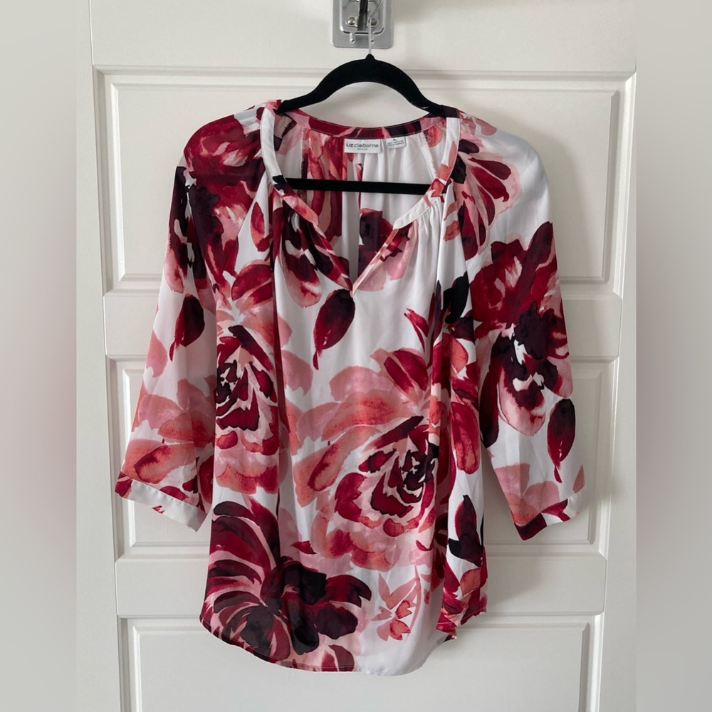 Liz Claiborne Petite V-Neck Peasant Blouse with 3/4 Skeeves. Size Petite Large